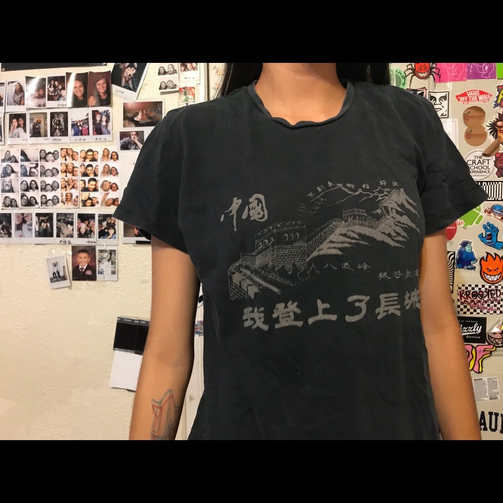 Brandy melville great wall tee